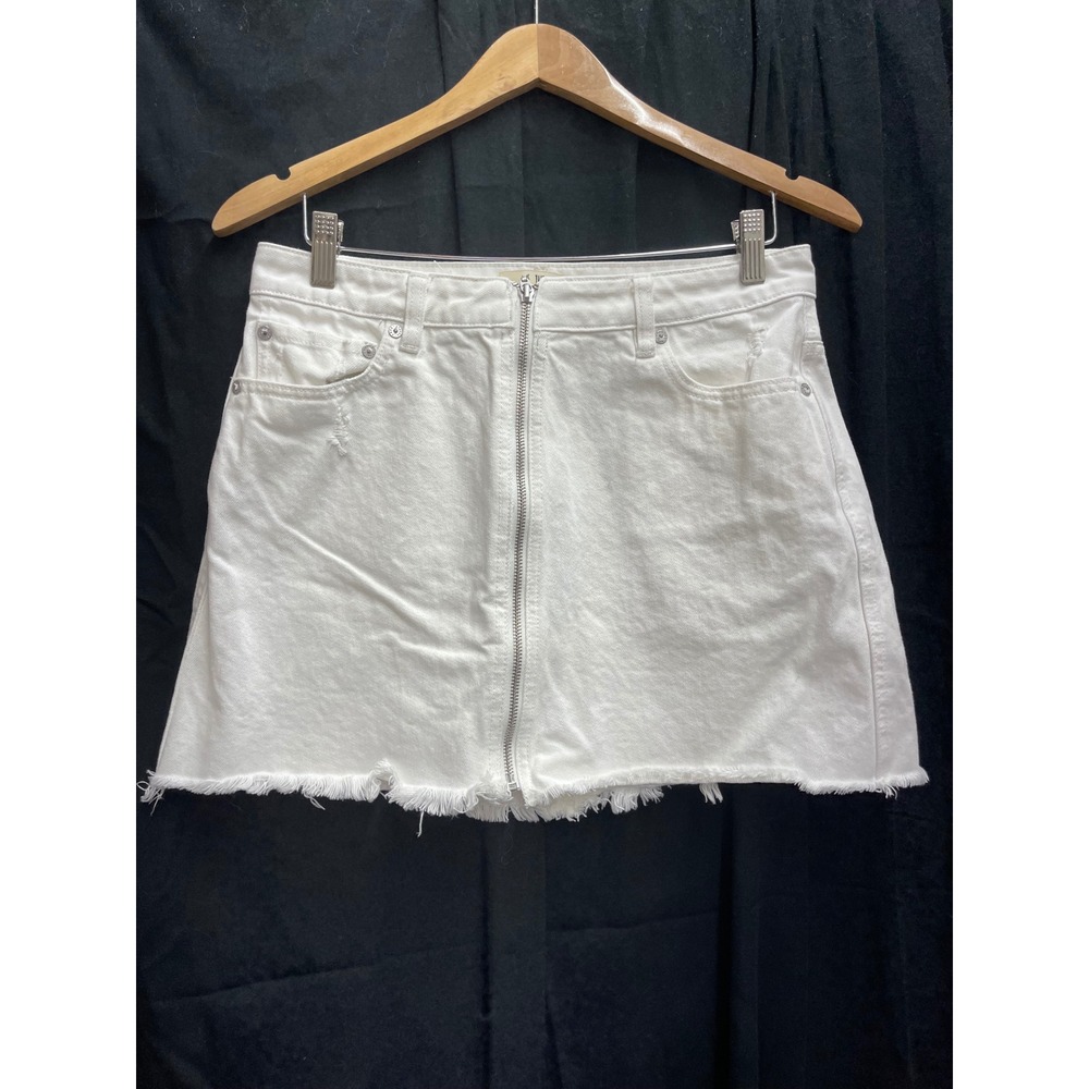 We The Free Free People White Denim Mini Skirt Front Zip Frayed Hem Size 28